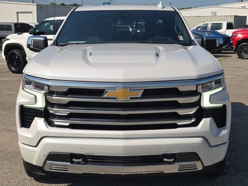 Used 2025 Chevrolet Silverado 1500 High Country image 8