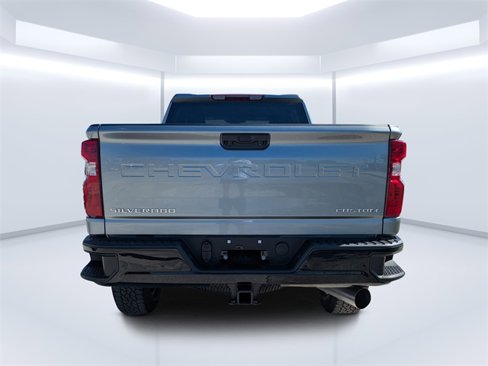 Used 2025 Chevrolet Silverado 2500 Custom w/ Custom Value Package image 4
