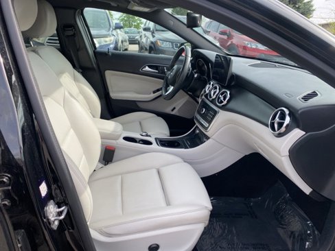 Used 2019 Mercedes-Benz GLA 250 4MATIC image 30