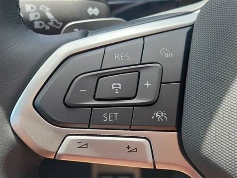 New 2026 Volkswagen Atlas SEL Premium R-Line image 24