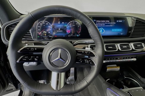 New 2025 Mercedes-Benz GLS 580 4MATIC image 11