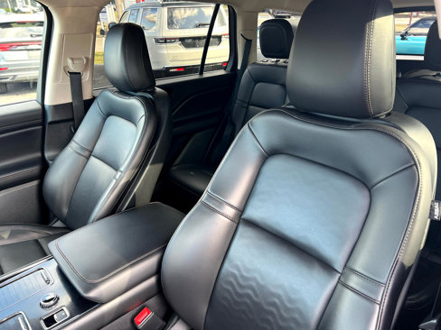 Used 2021 Lincoln Aviator 2WD w/ Elements Package image 10