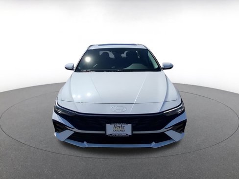 Used 2025 Hyundai Elantra Limited image 4
