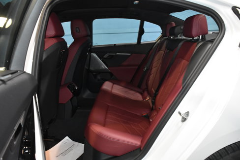 New 2026 BMW 530i xDrive w/ Executive Package image 15