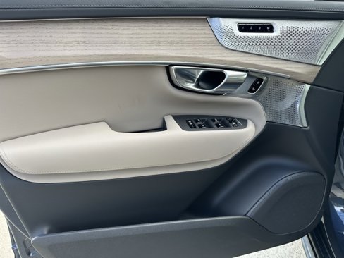 New 2026 Volvo XC90 B6 Ultra w/ Lounge Package image 12