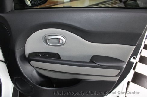 Used 2015 Kia Soul + image 25