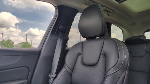 New 2025 Volvo XC60 B5 Ultra w/ Protection Package Premier image 26