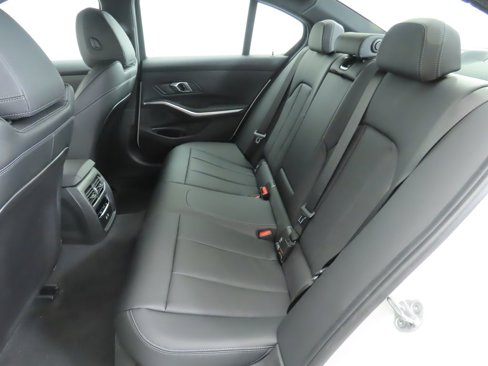 Used 2025 BMW 330i Sedan w/ Convenience Package image 22