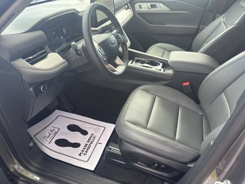 New 2025 Ford Explorer Active image 6