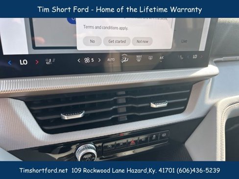 New 2025 Ford Explorer Active image 12