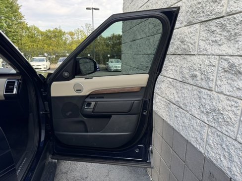 Used 2019 Land Rover Discovery HSE image 34