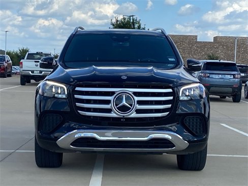 Used 2025 Mercedes-Benz GLS 450 4MATIC image 2