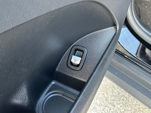 Used 2024 Mercedes-Benz GLC 300 4MATIC image 18