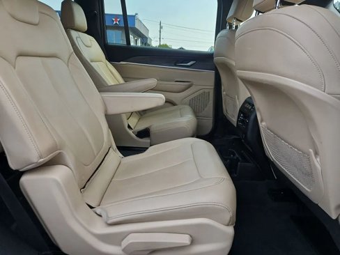 Used 2023 Jeep Grand Cherokee L Limited image 10