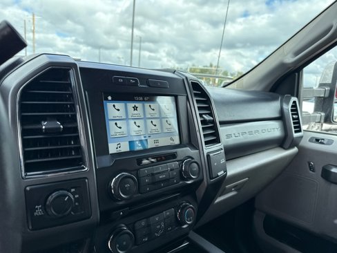 Used 2018 Ford F250 XLT w/ XLT Premium Package image 12