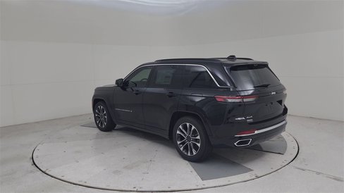 New 2025 Jeep Grand Cherokee Overland w/ Luxury Tech Group IV image 11