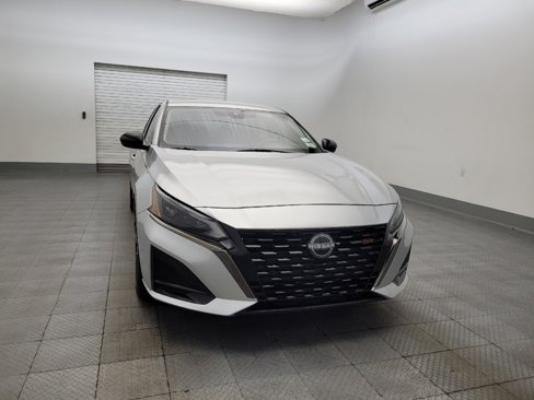 Used 2023 Nissan Altima 2.5 SR image 14