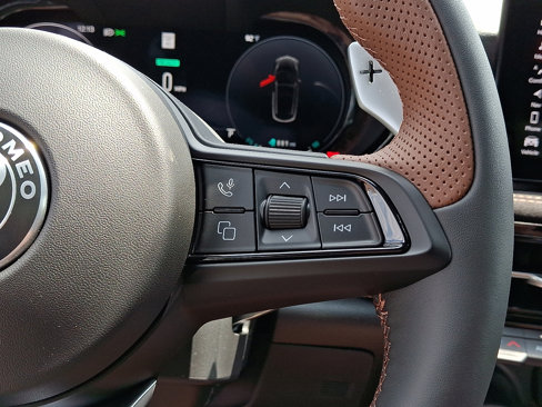 New 2025 Alfa Romeo Tonale image 19
