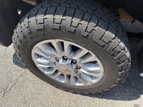Used 2021 Chevrolet Silverado 2500 High Country w/ Z71 Off-Road Package image 23