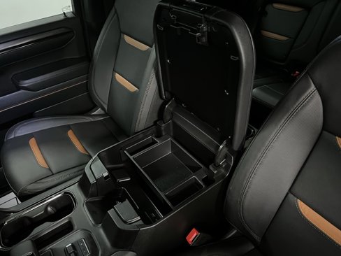Used 2024 GMC Sierra 1500 AT4 w/ Technology Package image 29