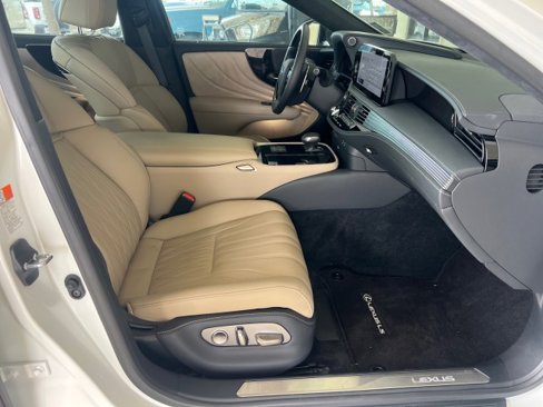 Used 2024 Lexus LS 500 image 29