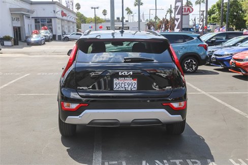 Used 2025 Kia Niro EX image 9