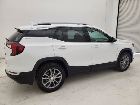 Used 2024 GMC Terrain SLT image 13