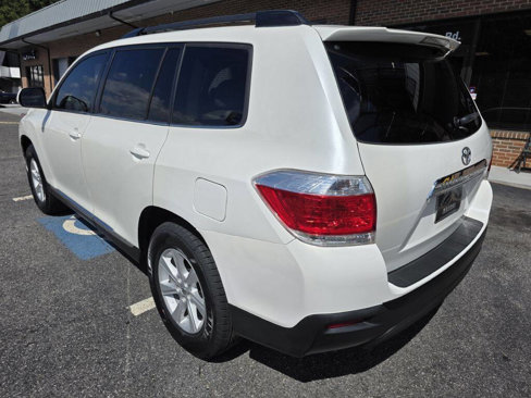 Used 2012 Toyota Highlander FWD image 3