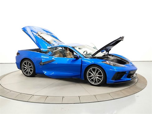 Used 2024 Chevrolet Corvette Stingray Preferred Cpe w/ Stealth Interior Trim Package image 10