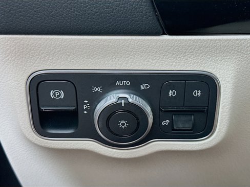 Used 2025 Mercedes-Benz GLA 250 image 17
