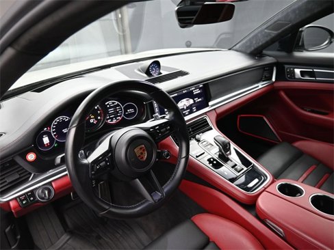 Certified 2021 Porsche Panamera GTS image 4
