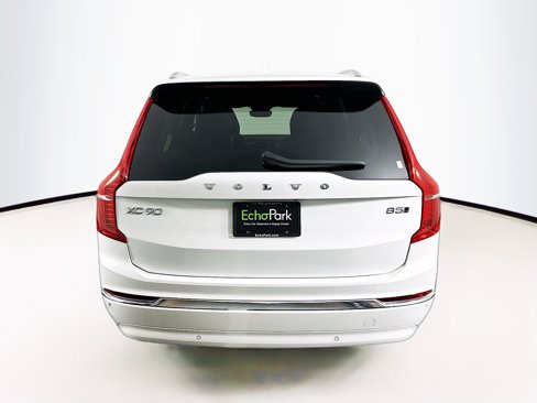 Used 2024 Volvo XC90 B5 Core image 7