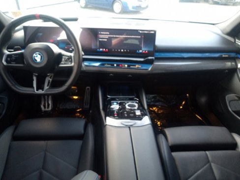 Used 2024 BMW i5 M60 w/ Executive Package image 14