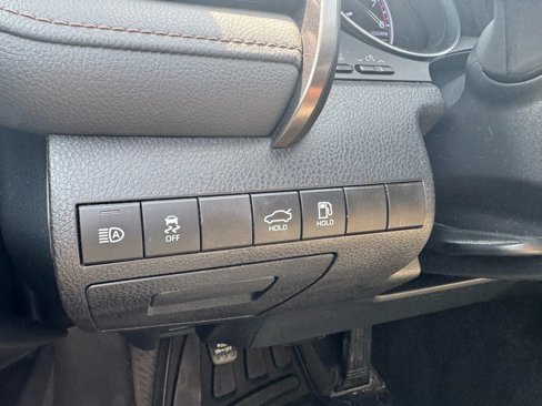 Used 2019 Toyota Camry LE image 22