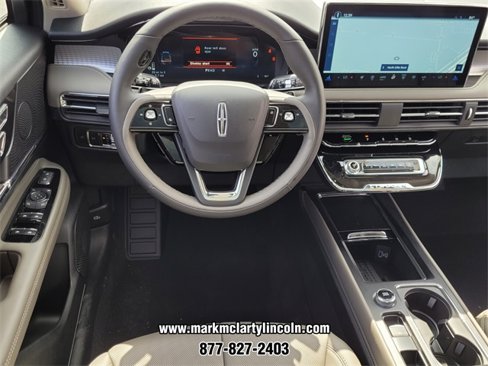 New 2026 Lincoln Corsair Premiere image 7