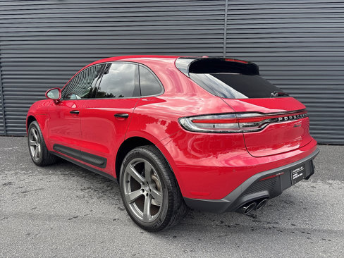 Used 2024 Porsche Macan image 3