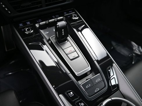Certified 2025 Porsche 911 Carrera w/ Premium Package image 23