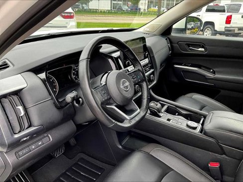 Certified 2024 Nissan Pathfinder SL w/ SL Premium Package image 8