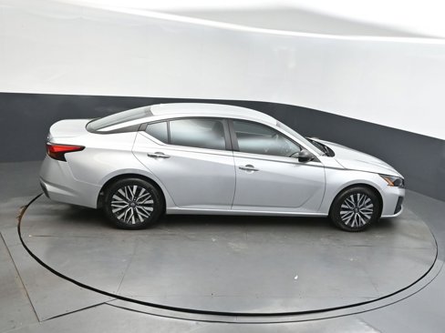 Used 2024 Nissan Altima 2.5 SV image 35
