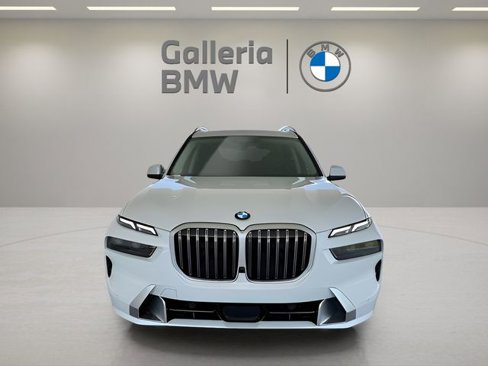 Used 2026 BMW X7 xDrive40i w/ Premium Package image 5