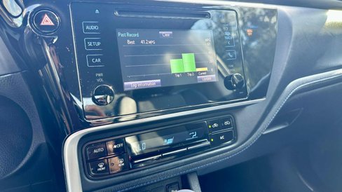 Used 2018 Toyota Corolla SE image 17