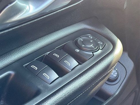 Used 2022 GMC Terrain SLE w/ Driver Convenience Package image 32
