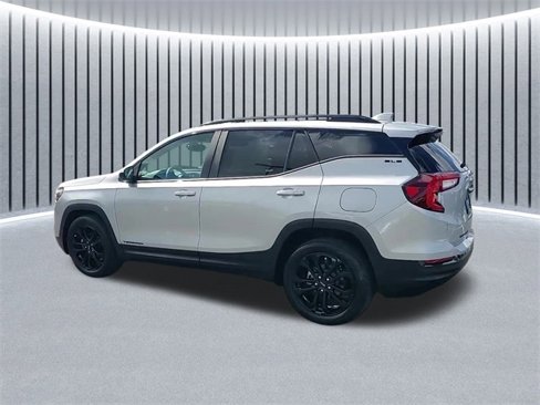 Used 2022 GMC Terrain SLE w/ Driver Convenience Package image 7