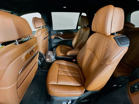 New 2026 BMW X7 M60i w/ Executive Package image 32
