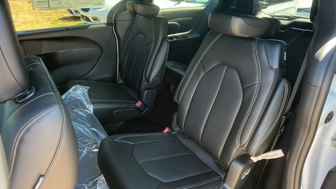 New 2026 Chrysler Voyager LX image 20