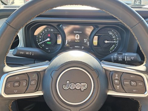Certified 2024 Jeep Wrangler Unlimited Sahara image 21