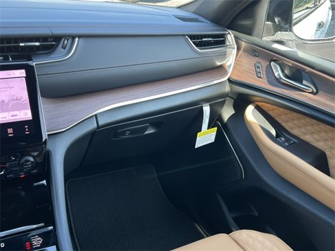 New 2025 Jeep Grand Cherokee Summit image 35