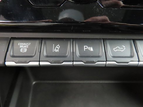 Used 2025 GMC Sierra 2500 AT4 image 69