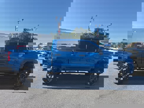 Used 2022 Chevrolet Silverado 1500 Custom image 17