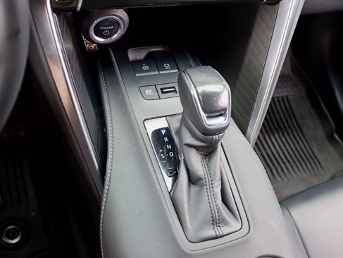 Used 2024 Toyota Venza XLE image 22